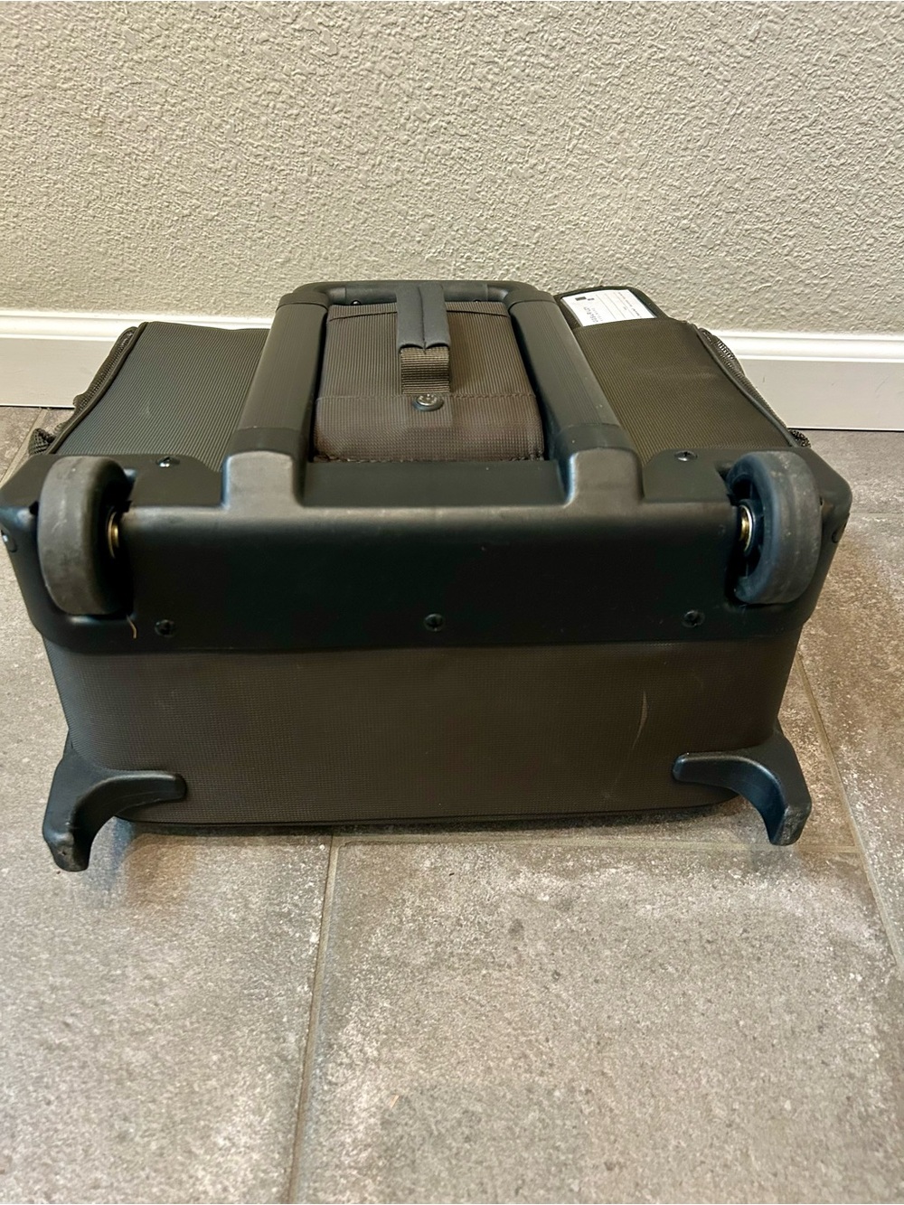 Briggs & Riley Olive Green Rolling Carry-On - Picture 12 of 13